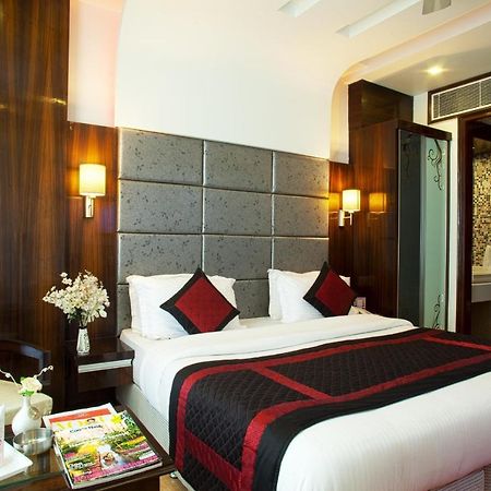Hotel Delhi 55 -City Center New Delhi Exteriör bild
