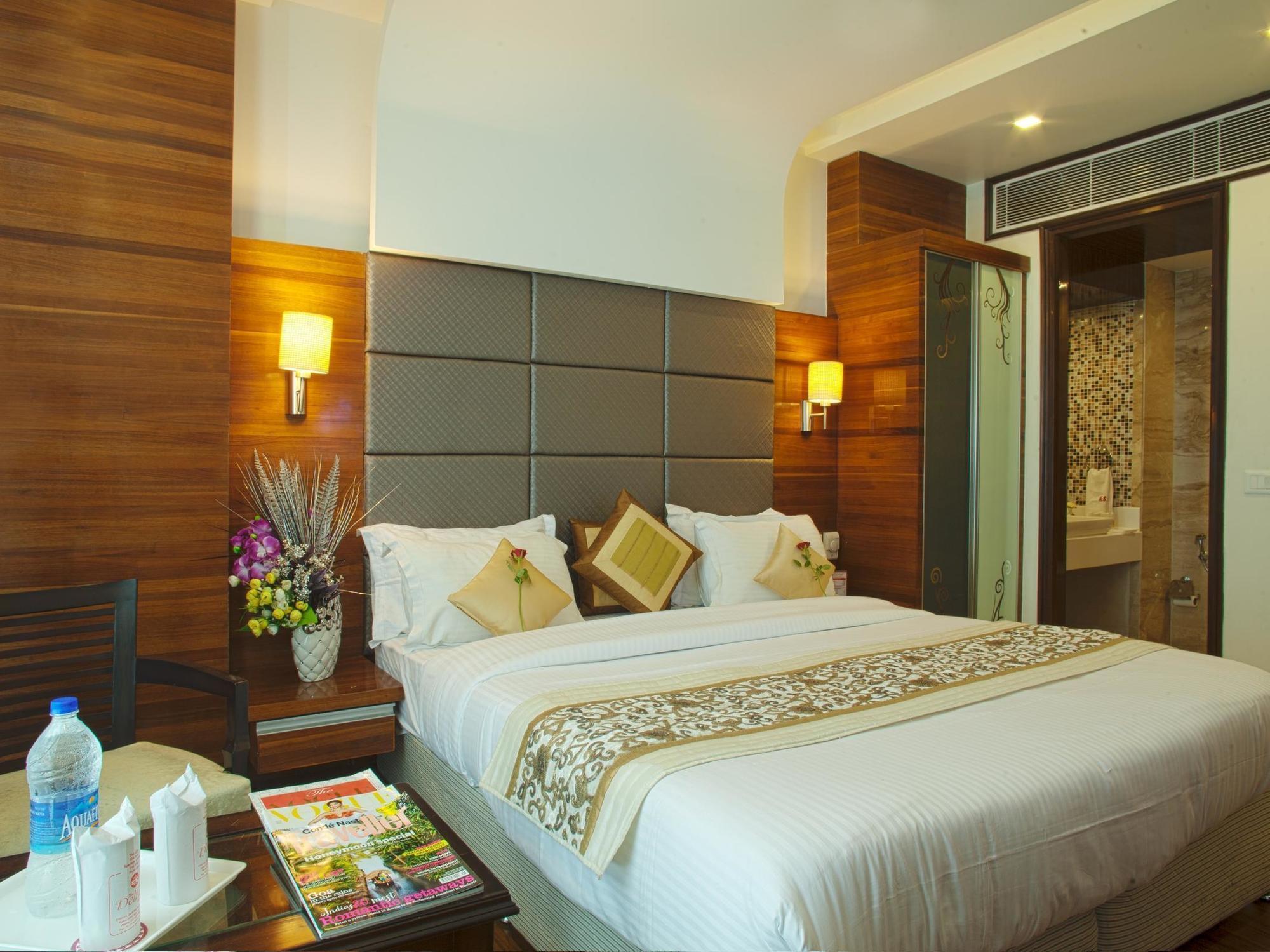 Hotel Delhi 55 -City Center New Delhi Exteriör bild