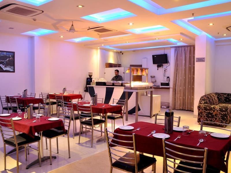 Hotel Delhi 55 -City Center New Delhi Exteriör bild