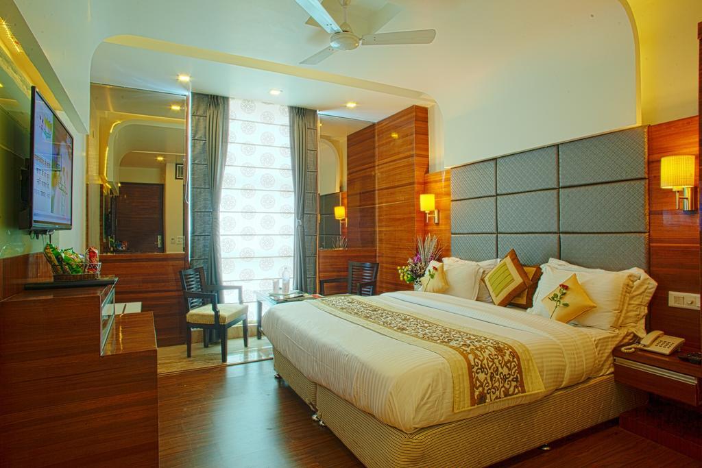 Hotel Delhi 55 -City Center New Delhi Exteriör bild