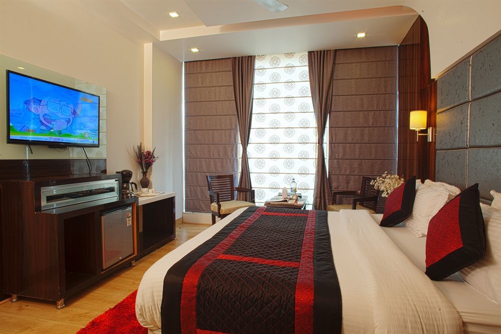 Hotel Delhi 55 -City Center New Delhi Exteriör bild
