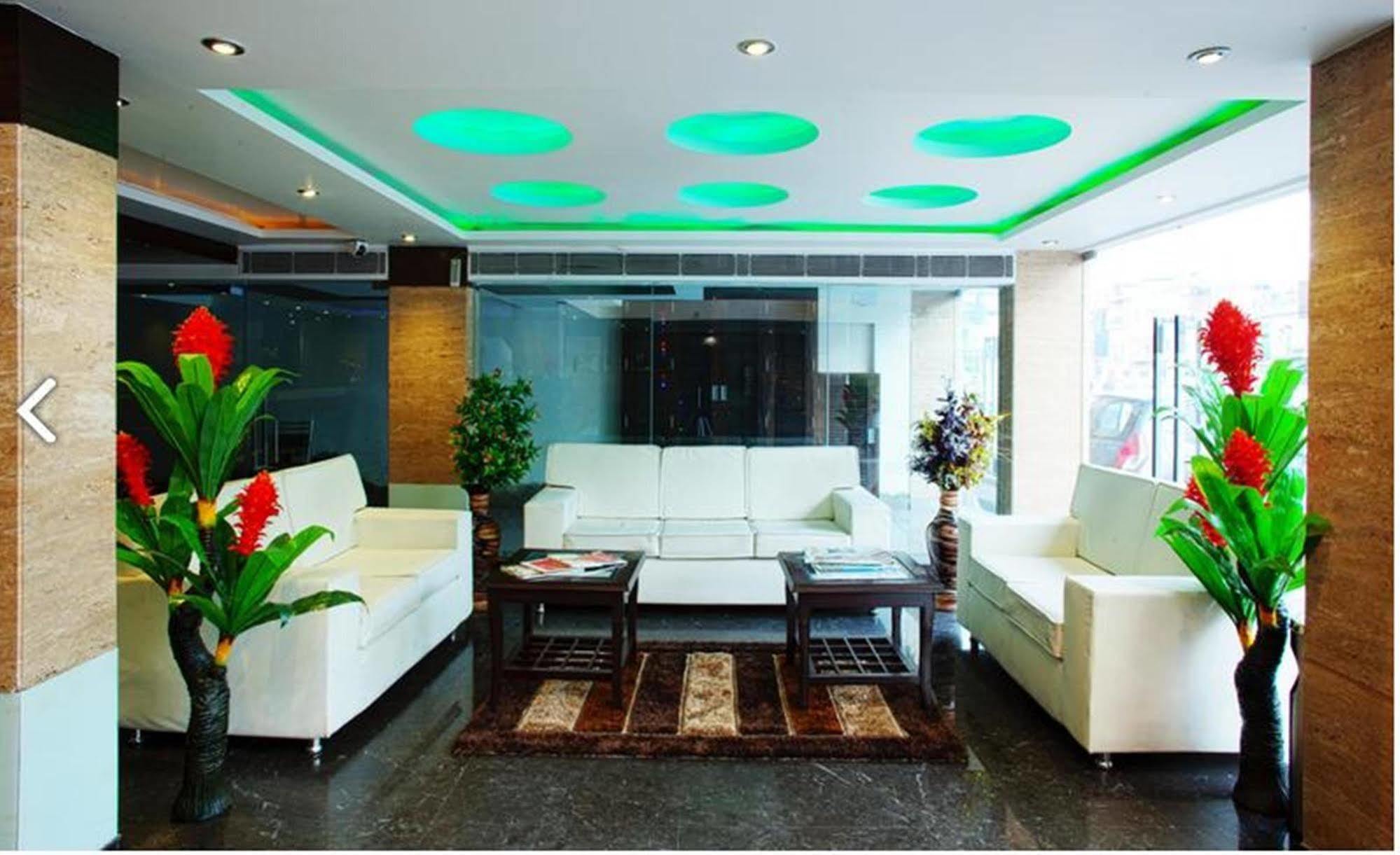Hotel Delhi 55 -City Center New Delhi Exteriör bild