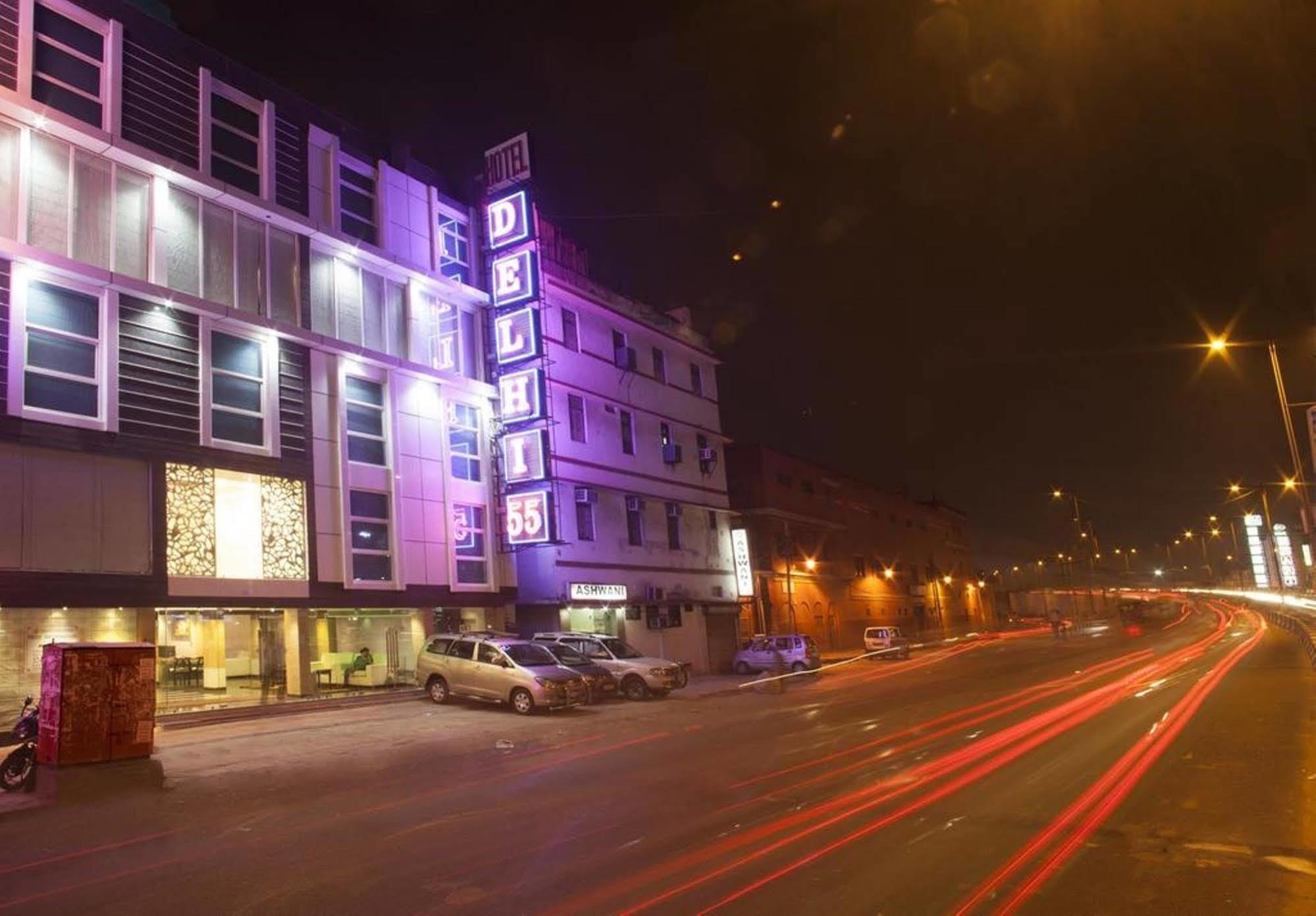 Hotel Delhi 55 -City Center New Delhi Exteriör bild