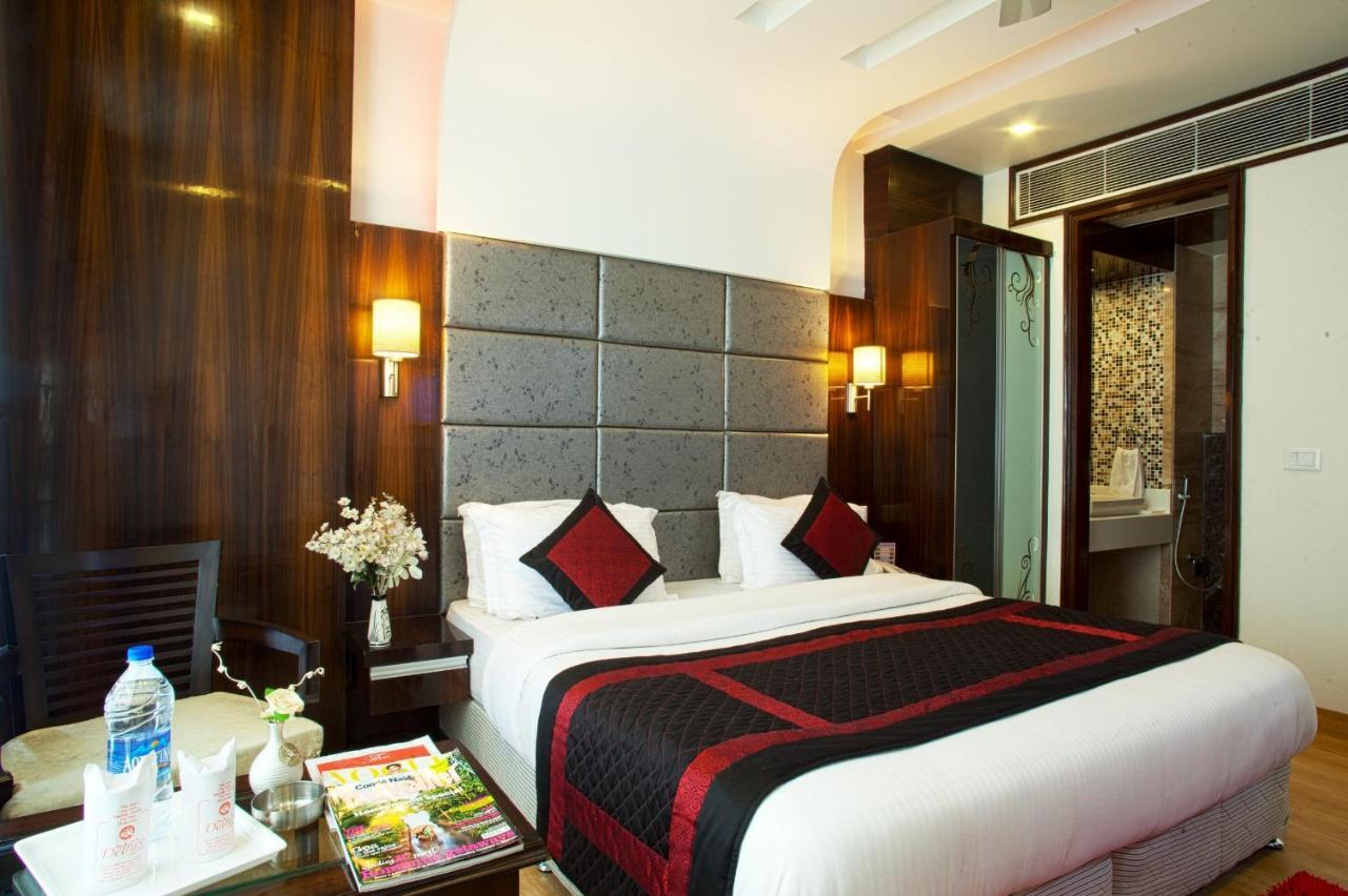 Hotel Delhi 55 -City Center New Delhi Exteriör bild